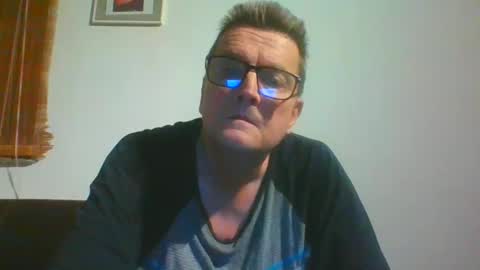 Snapshot of ulmeni4 chatting on December 30, 2024, 10:23 pm ulmeni4 online show from December 30, 2024, 10:23 pm