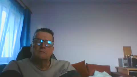 Snapshot of ulmeni4 chatting on January 15, 2025, 2:56 pm ulmeni4 online show from January 15, 2025, 2:56 pm