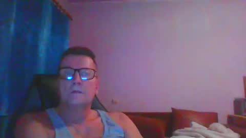 Snapshot of ulmeni4 chatting on January 16, 2025, 5:01 pm ulmeni4 online show from January 16, 2025, 5:01 pm