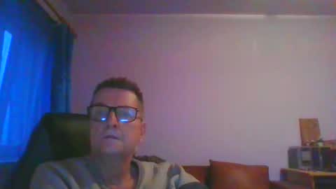 Snapshot of ulmeni4 chatting on January 23, 2025, 3:22 pm ulmeni4 online show from January 23, 2025, 3:22 pm