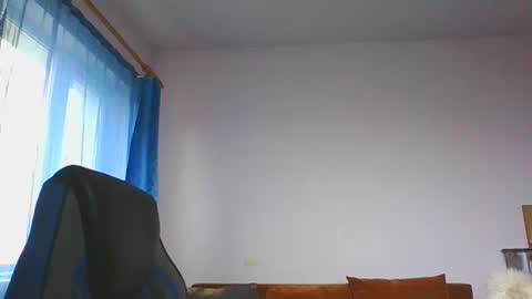 ulmeni4 online show from December 22, 2025, 12:24 pm