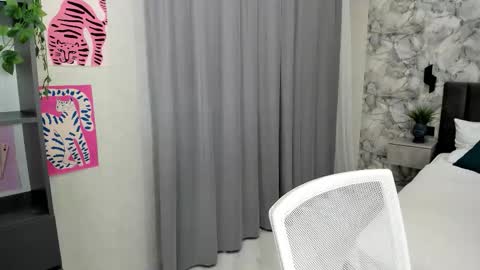 Melena online show from September 13, 2025, 1:27 am