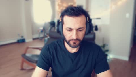 ultratoaster online show from January 30, 2025, 9:36 pm