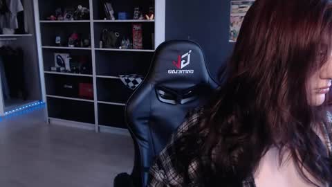 Snapshot of uminarin chatting on October 17, 2025, 4:37 am Julia online show from October 17, 2025, 4:37 am