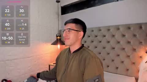 Un Slutty online show from October 12, 2025, 7:13 pm