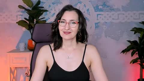 UnaTera online show from December 1, 2025, 9:36 am