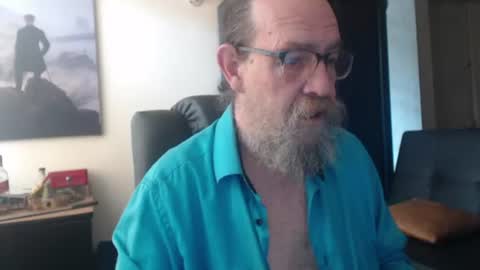 Snapshot of uncle_hottiecb chatting on July 2, 2026, 3:29 pm Uncle Hottie online show from July 2, 2026, 3:29 pm