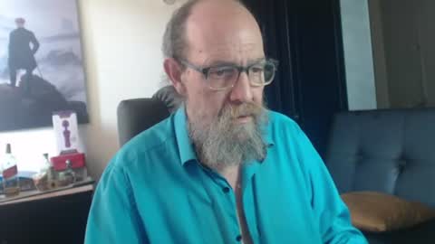 Snapshot of uncle_hottiecb chatting on July 16, 2026, 5:52 pm Uncle Hottie online show from July 16, 2026, 5:52 pm