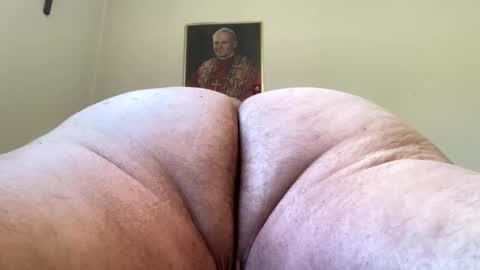 Hairy Sally online show from September 26, 2025, 1:48 pm