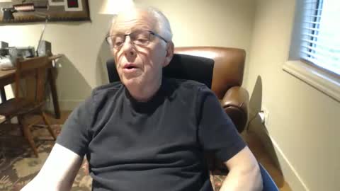 uncut_cumslut online show from November 16, 2025, 6:35 pm