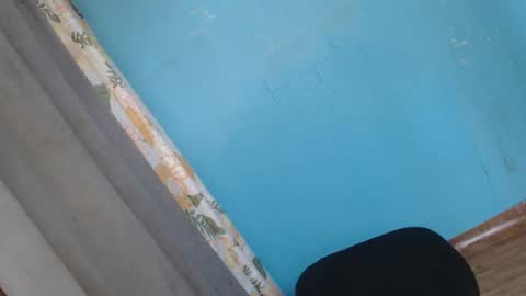 Snapshot of uncut_queen chatting on September 28, 2025, 12:27 am LOVELY JANE online show from September 28, 2025, 12:27 am