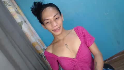 Snapshot of uncut_queen chatting on October 18, 2025, 2:25 am LOVELY JANE online show from October 18, 2025, 2:25 am