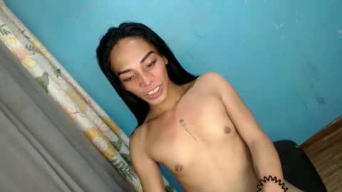 Snapshot of uncut_queen chatting on October 22, 2025, 1:06 am LOVELY JANE online show from October 22, 2025, 1:06 am