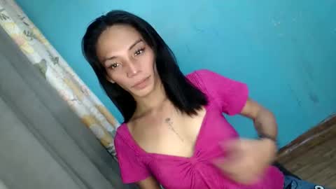 Snapshot of uncut_queen chatting on October 23, 2025, 2:55 am LOVELY JANE online show from October 23, 2025, 2:55 am