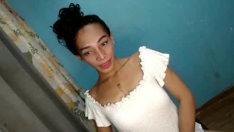 Snapshot of uncut_queen chatting on October 25, 2025, 5:15 am LOVELY JANE online show from October 25, 2025, 5:15 am