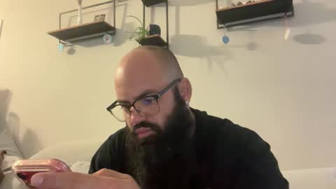 uncutbeard129840 online show from April 8, 2026, 1:44 pm