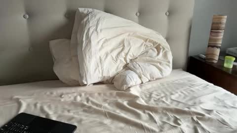 uncutnudist online show from November 29, 2025, 5:49 pm