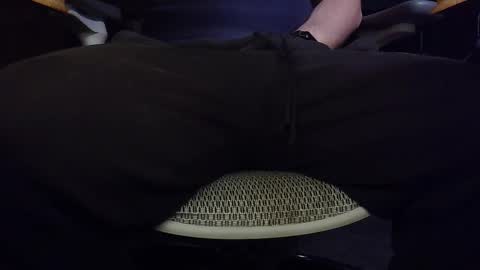 Snapshot of under_the_desk40 chatting on February 22, 2026, 9:13 pm Under the desk online show from February 22, 2026, 9:13 pm