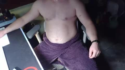 Snapshot of under_the_desk40 chatting on February 24, 2026, 10:19 pm Under the desk online show from February 24, 2026, 10:19 pm