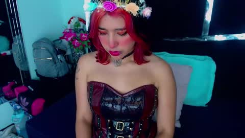 Snapshot of underbaby_ chatting on December 18, 2024, 8:36 pm UnderBaby online show from December 18, 2024, 8:36 pm