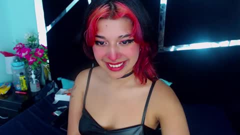 Snapshot of underbaby_ chatting on December 28, 2024, 8:25 pm UnderBaby online show from December 28, 2024, 8:25 pm