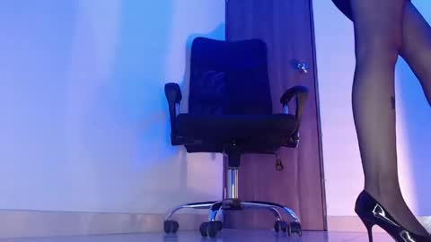 Snapshot of underlana____ chatting on April 16, 2026, 11:51 pm online show from April 16, 2026, 11:51 pm