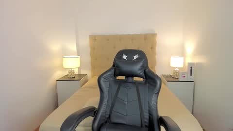 Lily online show from February 2, 2026, 9:41 am