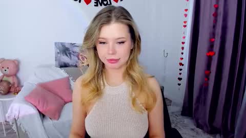 Snapshot of unforgettablalice chatting on March 8, 2026, 3:54 am Alice online show from March 8, 2026, 3:54 am