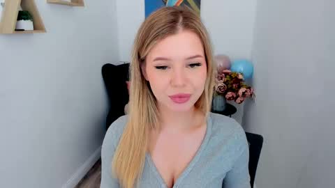 Snapshot of unforgettablalice chatting on May 28, 2026, 4:32 am Alice online show from May 28, 2026, 4:32 am