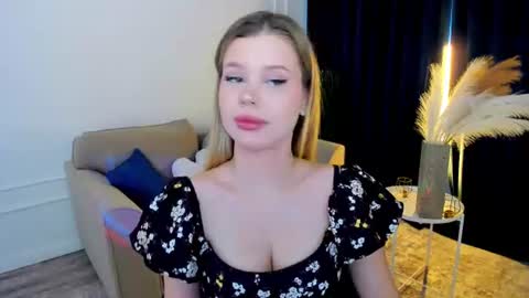 Snapshot of unforgettablalice chatting on June 12, 2026, 4:00 am Alice online show from June 12, 2026, 4:00 am