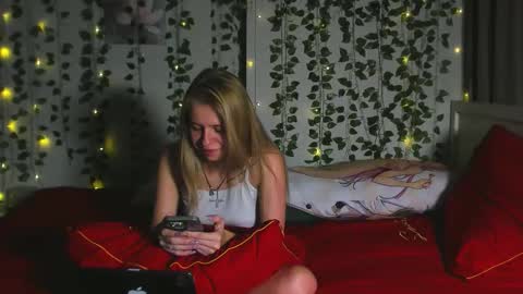 Snapshot of unforgettable_emotions chatting on October 20, 2025, 9:59 pm Im online every day 1700 GMT-4 online show from October 20, 2025, 9:59 pm