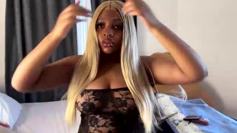 Snapshot of unholybaddie chatting on December 19, 2025, 11:17 am Unholybaddie online show from December 19, 2025, 11:17 am