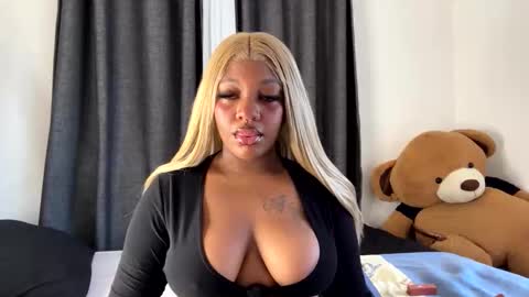 Snapshot of unholybaddie chatting on December 21, 2025, 9:05 am Unholybaddie online show from December 21, 2025, 9:05 am