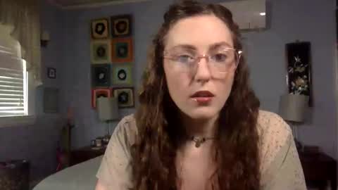 Lola Moonstone online show from May 24, 2026, 3:17 pm