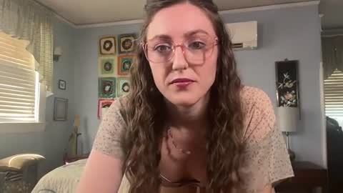 Snapshot of unicornfairy55 chatting on June 14, 2026, 3:14 pm Lola Moonstone online show from June 14, 2026, 3:14 pm