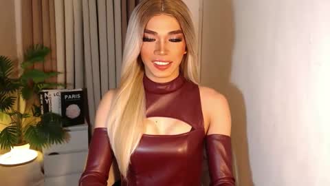 Snapshot of unique_taste69 chatting on October 6, 2025, 3:42 pm Miss Andrea online show from October 6, 2025, 3:42 pm