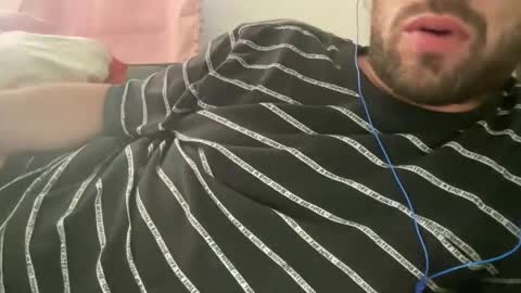 Snapshot of universalstudihoes chatting on November 4, 2025, 9:36 pm universalstudihoes online show from November 4, 2025, 9:36 pm