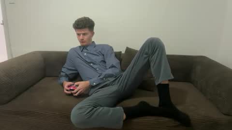 Stepbro online show from April 9, 2026, 7:08 pm