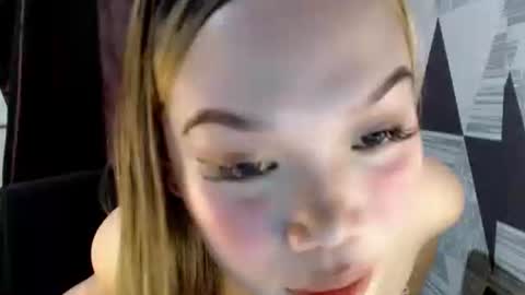 Snapshot of ur_anarosesexdoll chatting on October 14, 2025, 6:52 pm anarose online show from October 14, 2025, 6:52 pm