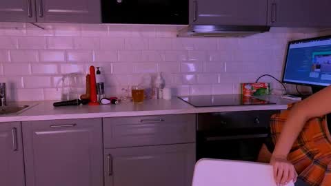 ur_craving online show from September 18, 2025, 12:45 am