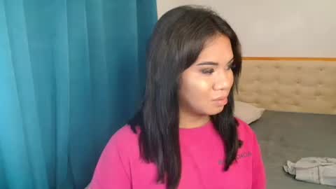 Snapshot of ur_cutiesthotasianxx chatting on October 20, 2025, 7:03 pm Vee online show from October 20, 2025, 7:03 pm