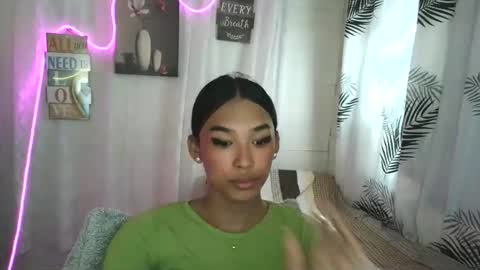 ur_dazzlingmorenaxx online show from May 5, 2026, 2:08 am