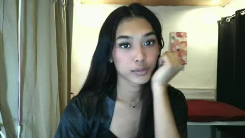 ur_dazzlingmorenaxx online show from June 26, 2026, 1:37 pm