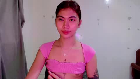 Snapshot of ur_extra_petite chatting on July 6, 2026, 12:24 pm online show from July 6, 2026, 12:24 pm