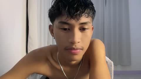 ur_fuckerbttm online show from October 29, 2025, 12:51 pm