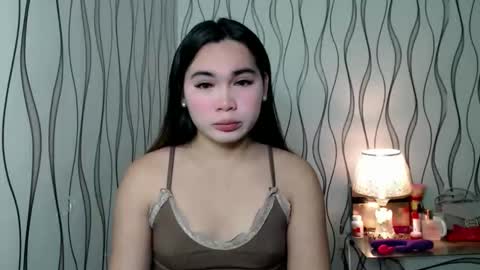 QUEENSY online show from December 18, 2025, 3:23 am