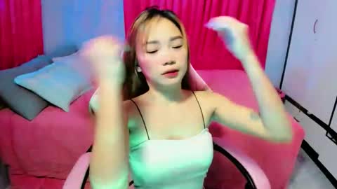 Snapshot of ur_sweetgirl_clarace chatting on October 17, 2025, 6:27 am ur_sweetgirl_clarace online show from October 17, 2025, 6:27 am