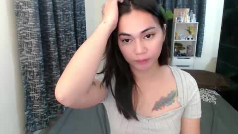 urasian_erica online show from May 9, 2026, 2:33 pm