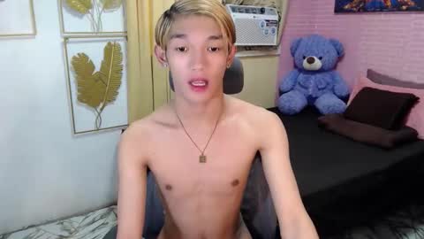 urasian_john20 online show from May 17, 2026, 4:32 am