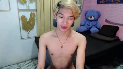 urasian_john20 online show from May 19, 2026, 8:42 am